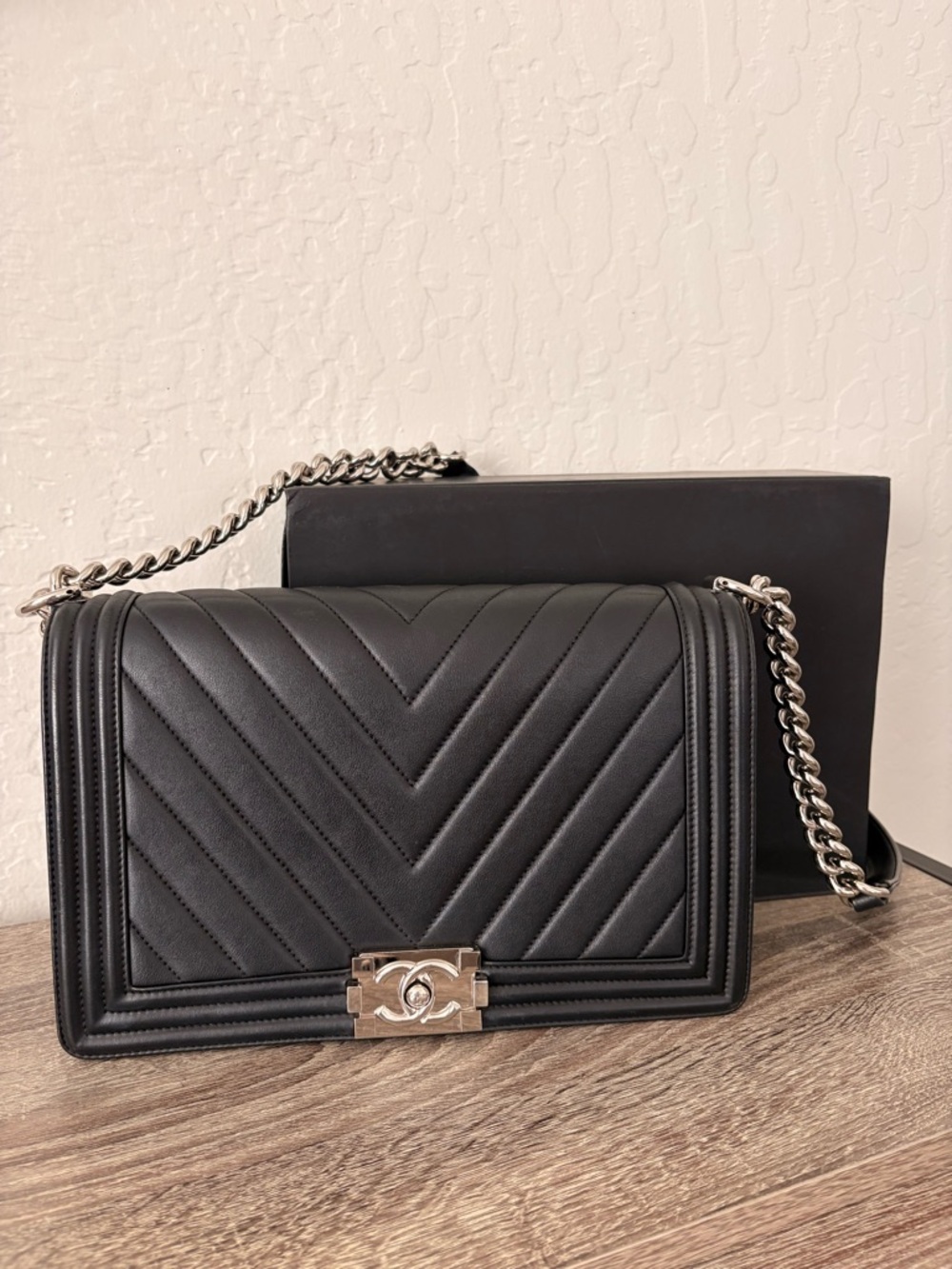 CHANEL Black Calfskin Chevron Boy Bag with Silver Hardware and Gourmette Chain - Picture 2 of 13